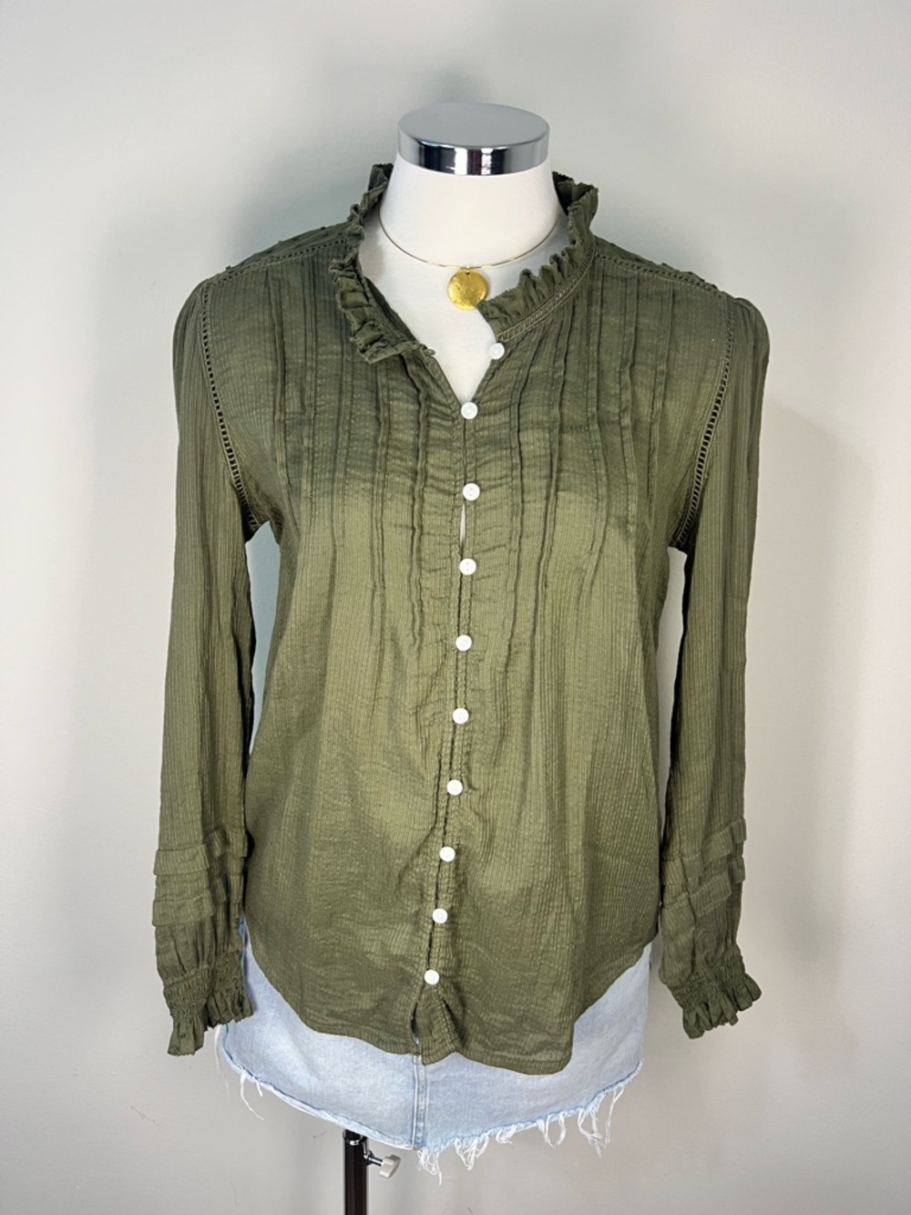 Quince Organic Cotton Peasant Blouse Size S Green Textured Ruffle Neck Button - Picture 2 of 9